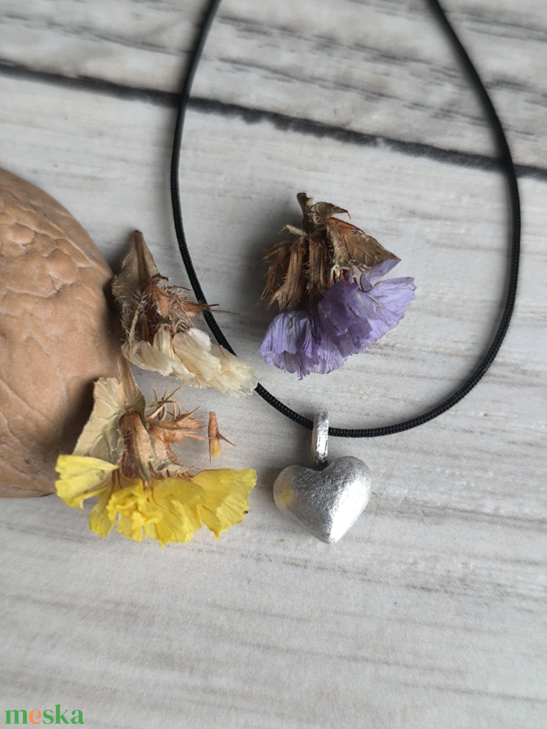 Ezüst szív medál anyatejjel, hajjal - ékszer - nyaklánc - medál - Meska.hu