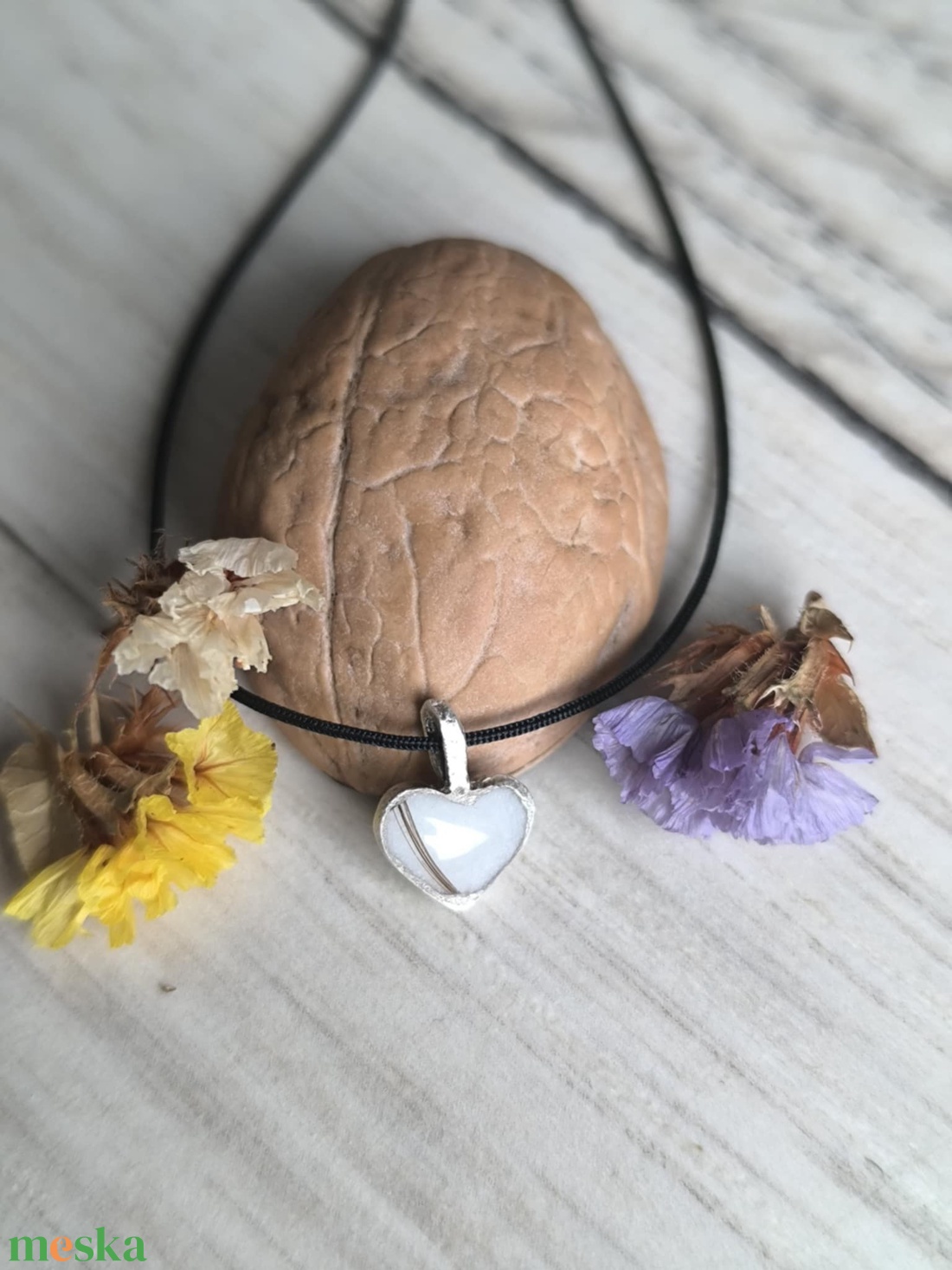 Ezüst szív medál anyatejjel, hajjal - ékszer - nyaklánc - medál - Meska.hu