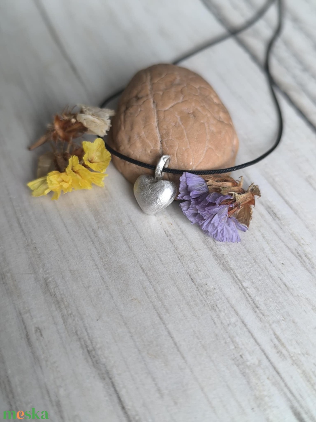 Ezüst szív medál anyatejjel, hajjal - ékszer - nyaklánc - medál - Meska.hu