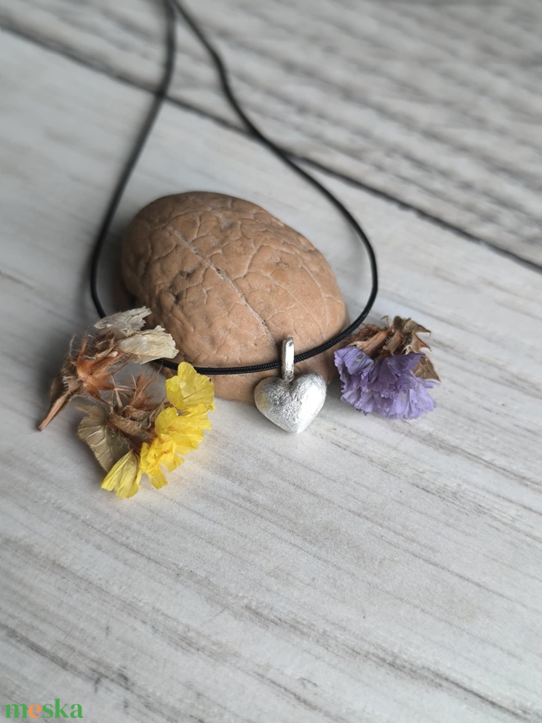 Ezüst szív medál anyatejjel, hajjal - ékszer - nyaklánc - medál - Meska.hu