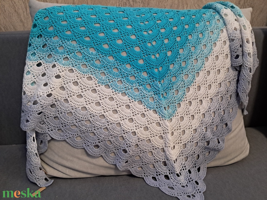 Horgolt kék kendő - ruha & divat - sál, sapka, kendő - kendő - Meska.hu