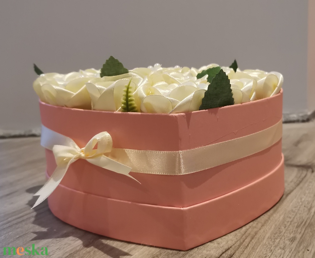 Szatén rózsa box - esküvő - emlék & ajándék - köszönőajándék - Meska.hu Szatén rózsa box - esküvő - emlék & ajándék - köszönőajándék - Meska.hu