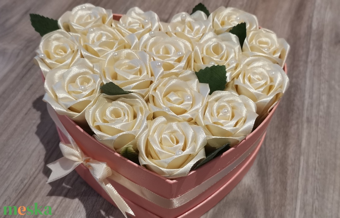 Szatén rózsa box - esküvő - emlék & ajándék - köszönőajándék - Meska.hu Szatén rózsa box - esküvő - emlék & ajándék - köszönőajándék - Meska.hu