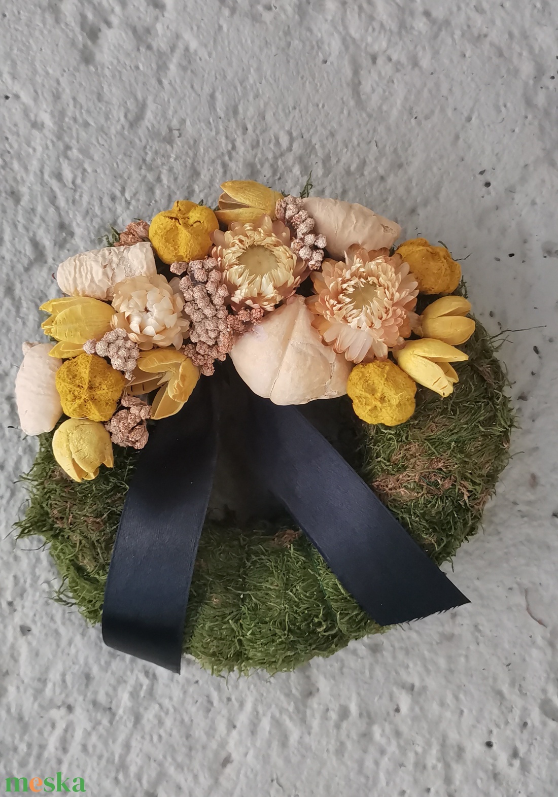 Sárga száraztermés sírkoszorú - otthon & életmód - vallás - temetkezési tárgy - sírkoszorú, kegyeleti koszorú - Meska.hu