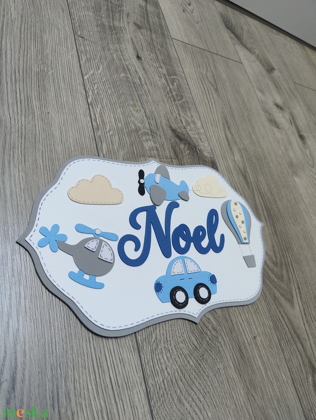 Egyedi névre szóló kisfiú fali dekoráció - Repülős és autós motívummal - baba - mama - babaszoba dekoráció - baba névtábla - Meska.hu