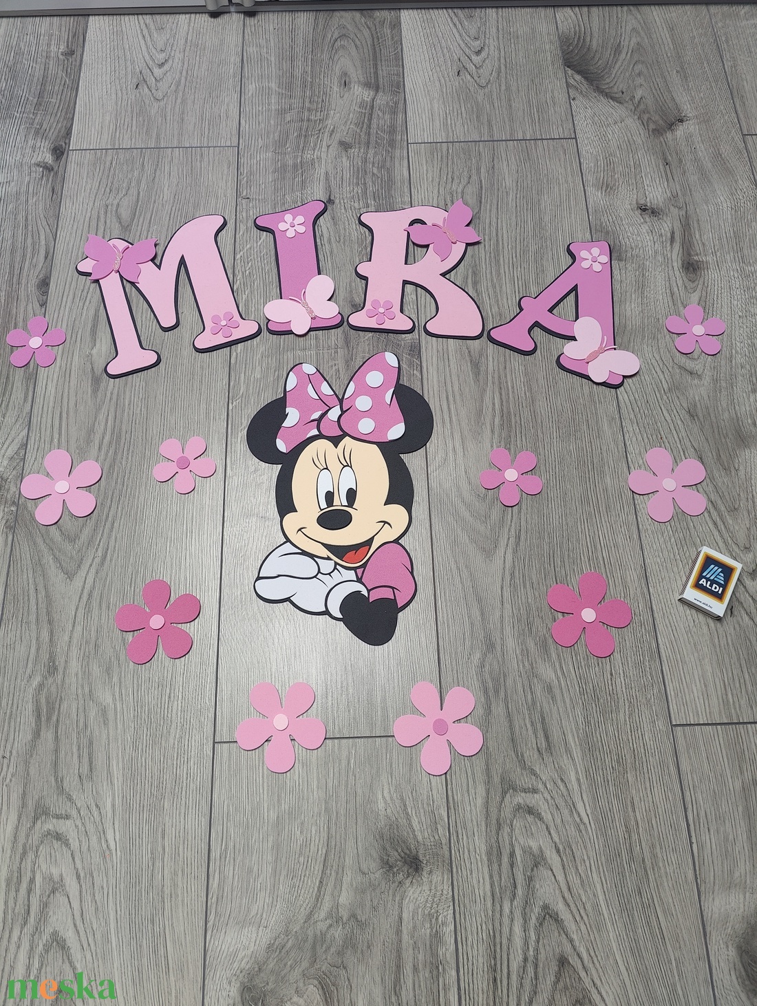 Minnie egeres névre szóló fali dekoráció � Rózsaszín virágos álomszett - baba - mama - babaszoba dekoráció - babanév dekoráció - Meska.hu