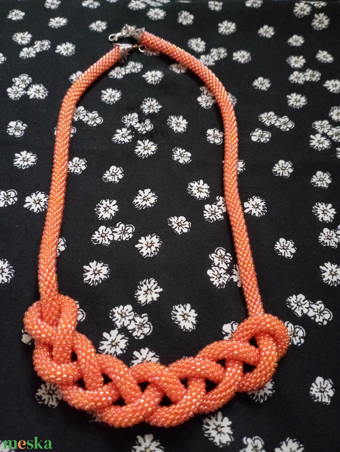 Narancs nyaklánc , fehér nyaklánc  - ékszer - nyaklánc - hosszú nyaklánc - Meska.hu