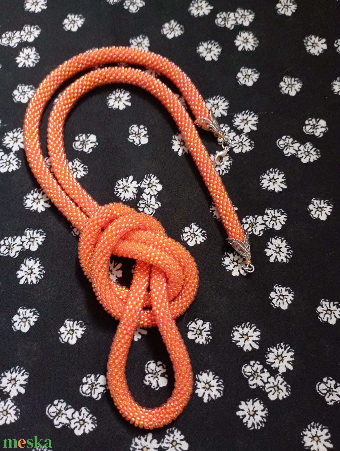 Narancs nyaklánc , fehér nyaklánc  - ékszer - nyaklánc - hosszú nyaklánc - Meska.hu