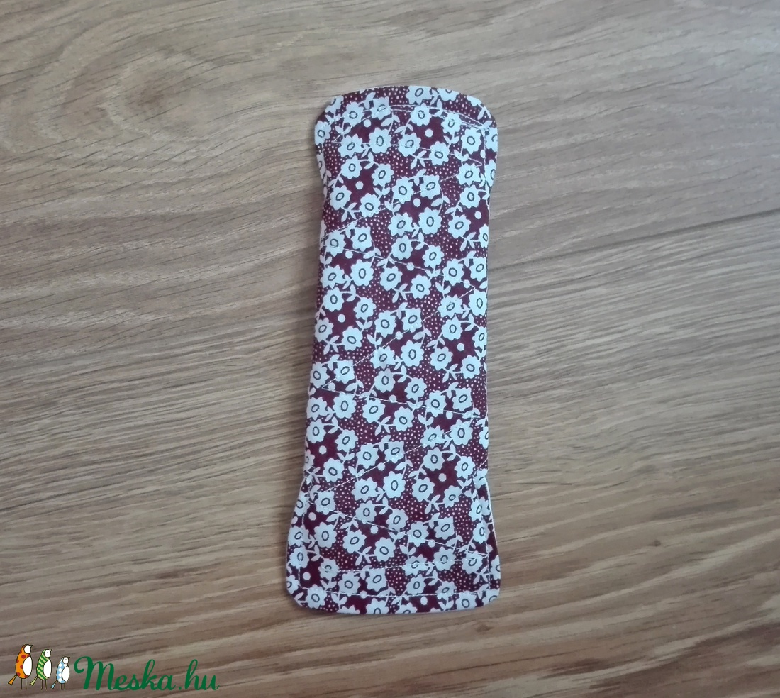 Prémium mosható tisztasági betét -vízhatlan réteggel ,bordó/ fehér virágos -  - Meska.hu