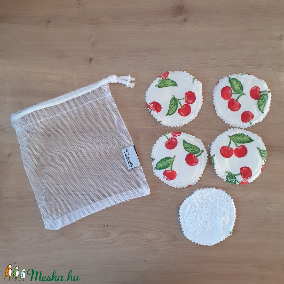 Arctisztító korong szett (5 db) ajándék mosózsákkal, cseresznye - sminklemosó, arclemosó, kozmetikai párna - szépségápolás - arcápolás - arctisztító korong - Meska.hu