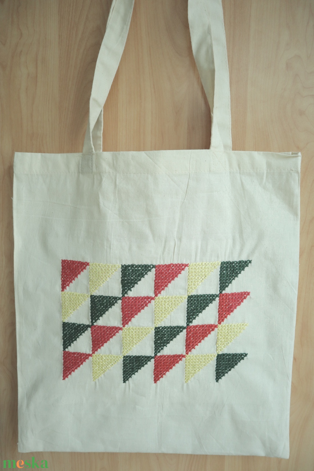 Kézzel himzett vászonszatyor - táska & tok - bevásárlás & shopper táska - shopper, textiltáska, szatyor - Meska.hu