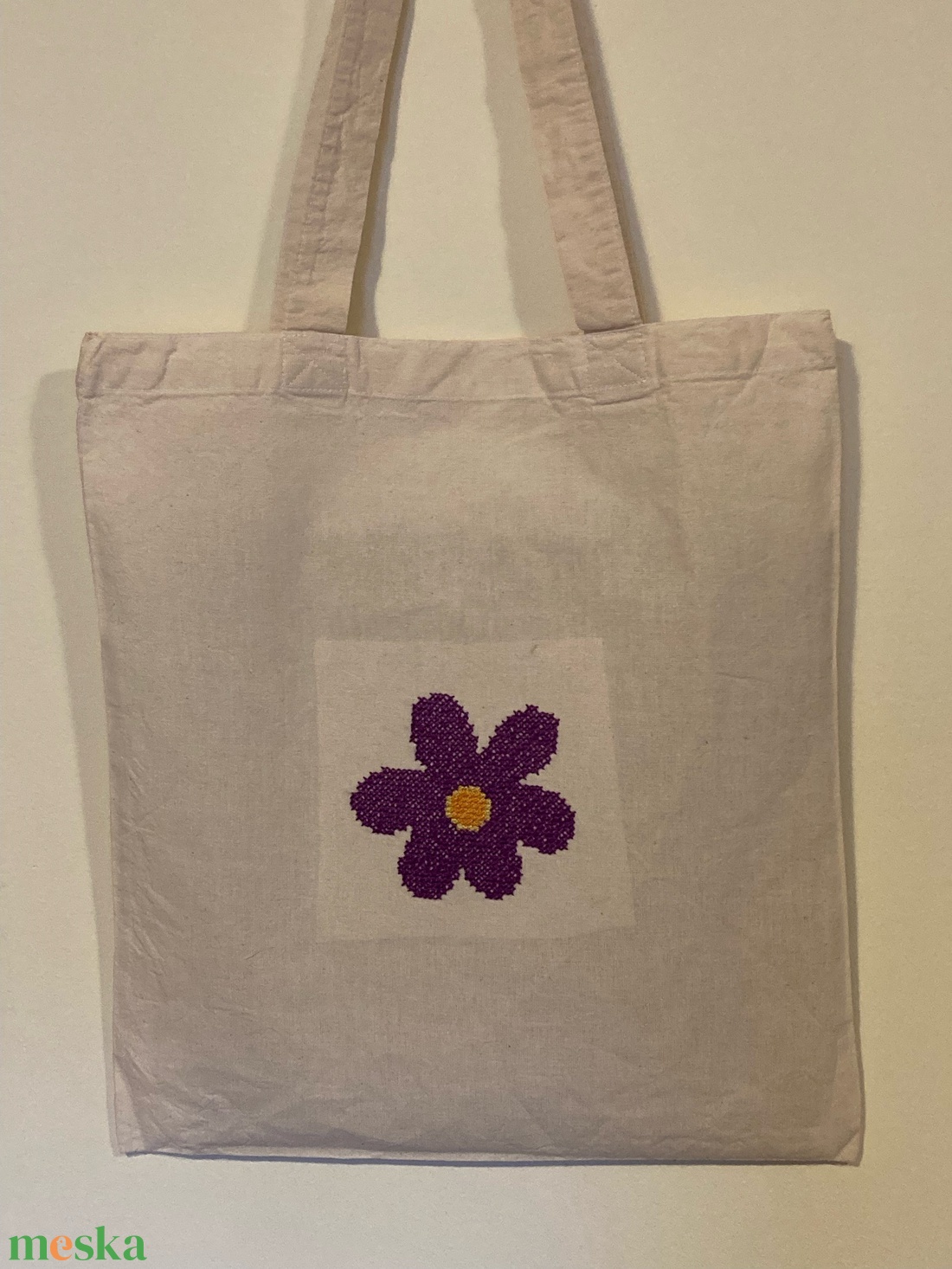Lila virág - Kézzel himzett vászonszatyor - táska & tok - bevásárlás & shopper táska - shopper, textiltáska, szatyor - Meska.hu Lila virág - Kézzel himzett vászonszatyor - táska & tok - bevásárlás & shopper táska - shopper, textiltáska, szatyor - Meska.hu