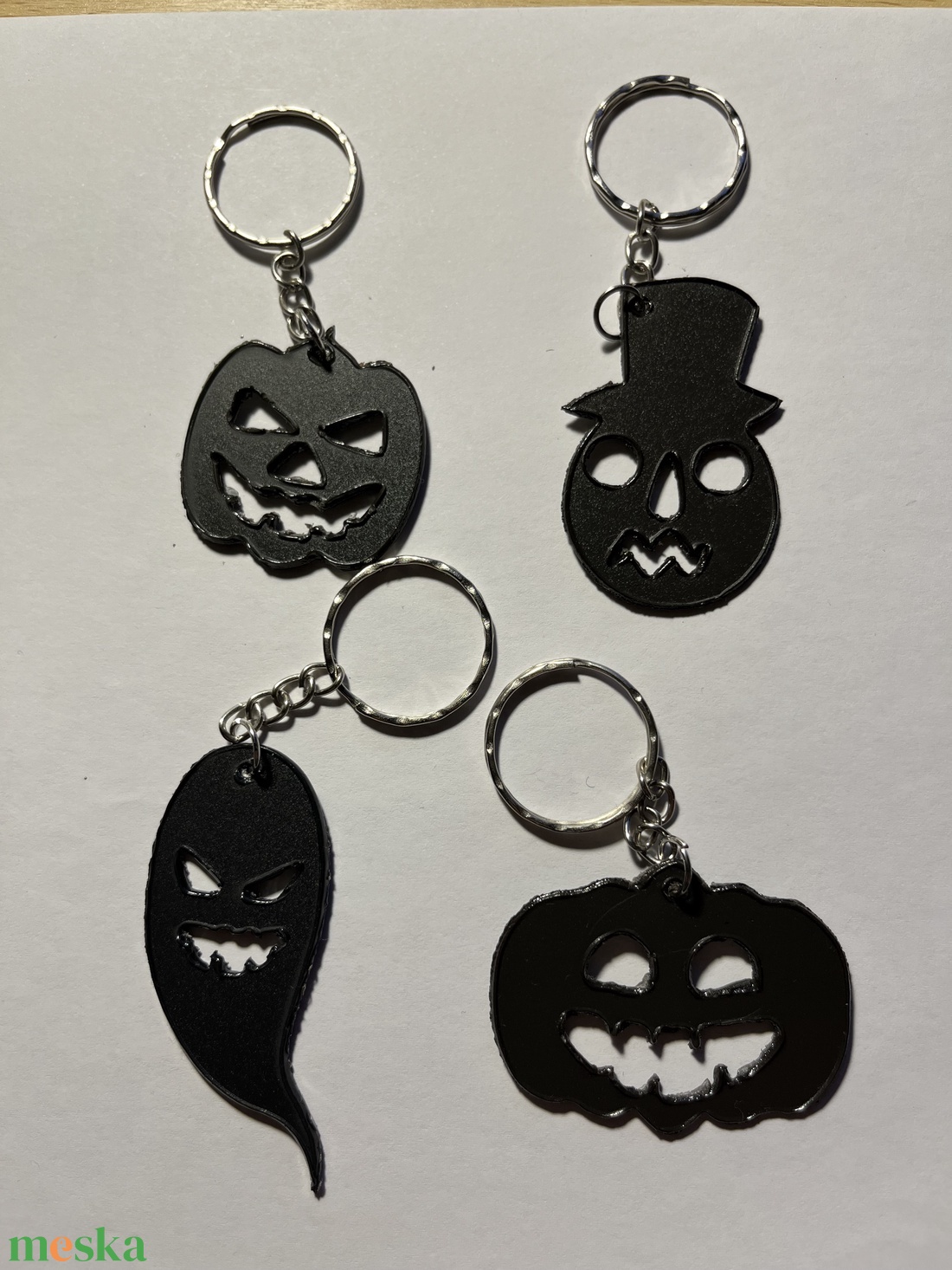 Halloween figurák fülbevalón - ékszer - fülbevaló - lógó fülbevaló - Meska.hu