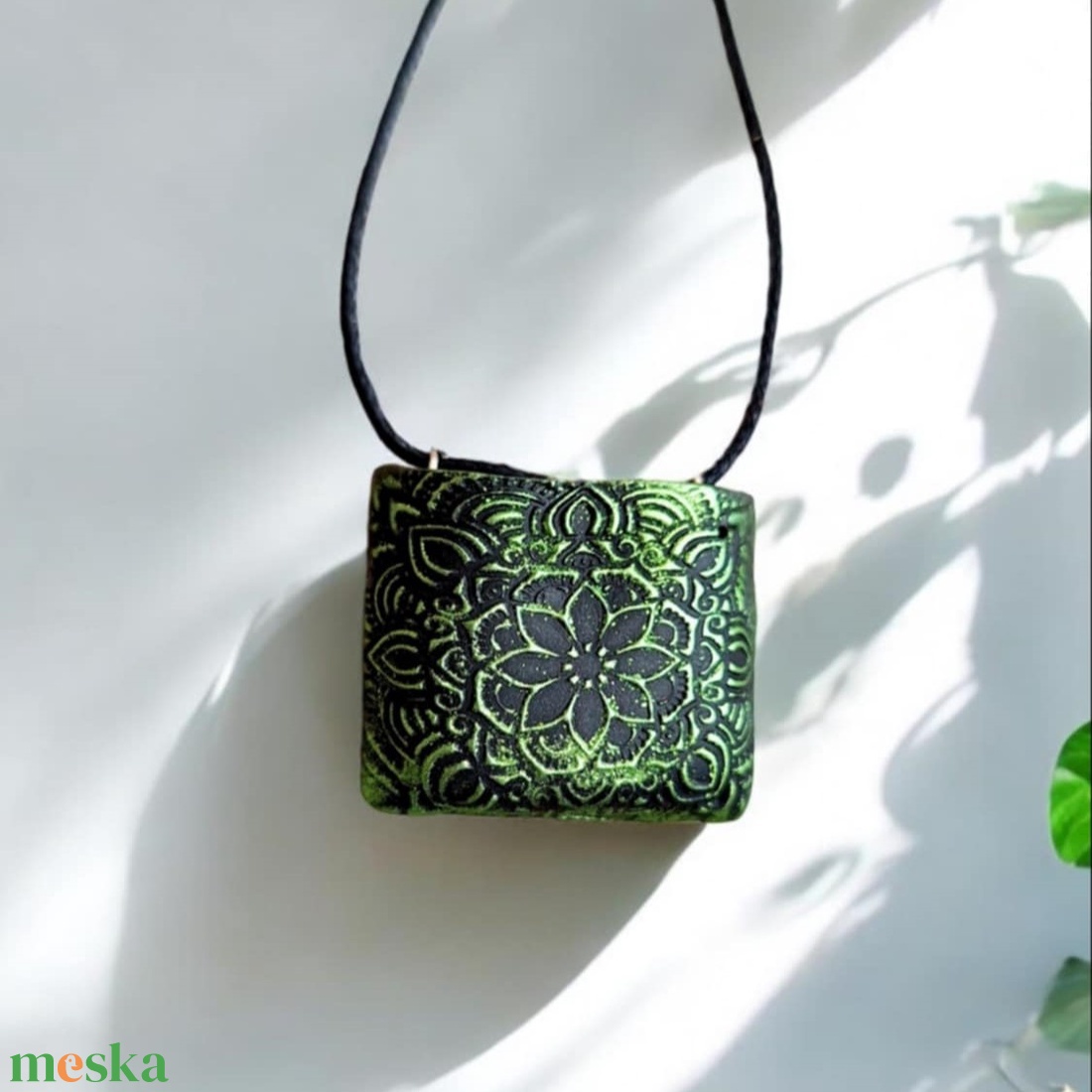 Aromanyaklánc / Zöld mandala - ékszer - nyaklánc - medálos nyaklánc - Meska.hu Aromanyaklánc / Zöld mandala - ékszer - nyaklánc - medálos nyaklánc - Meska.hu