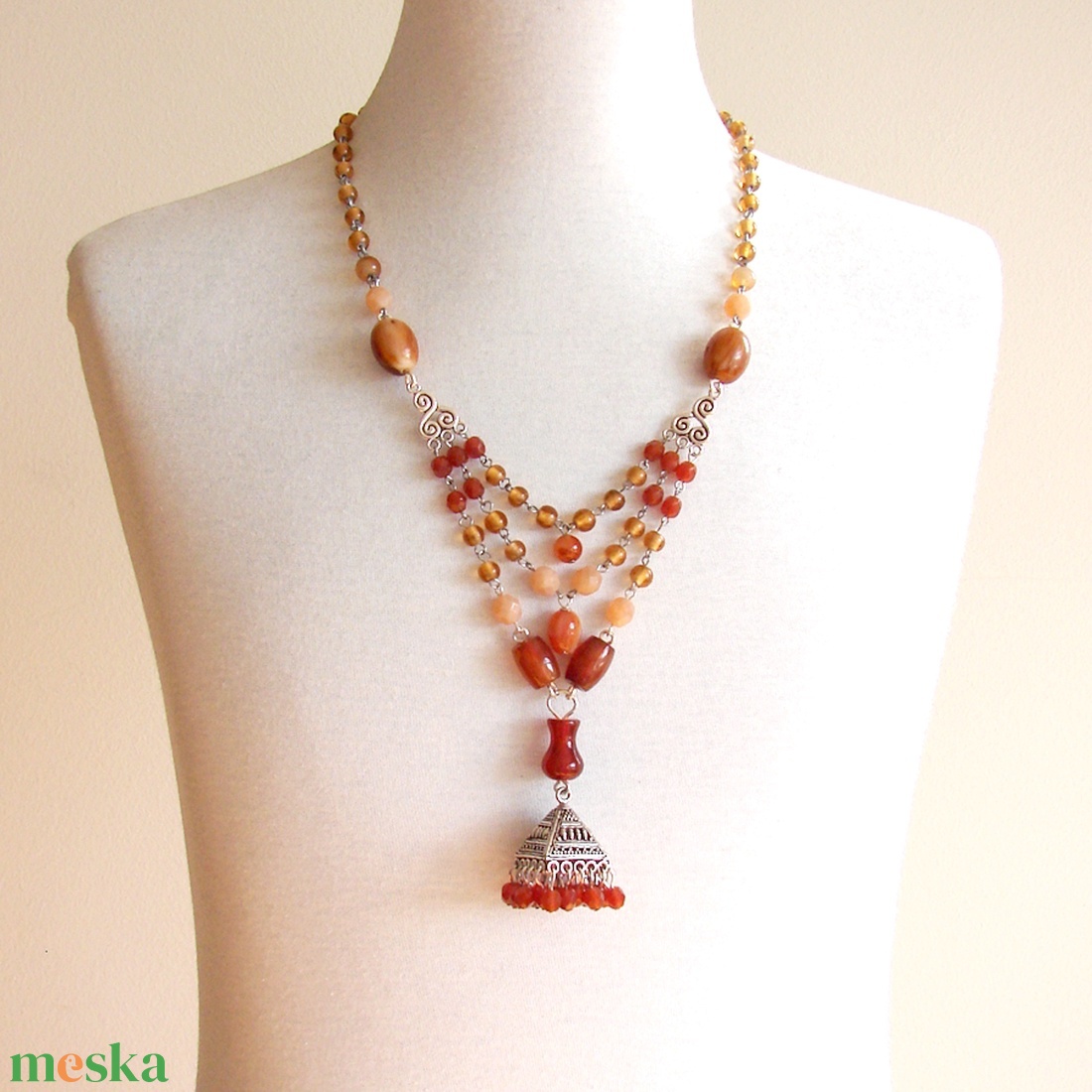 Jhumka stílusú tüzes karamellszínű nyakék - ékszer - nyaklánc - párhuzamos nyaklánc - Meska.hu Jhumka stílusú tüzes karamellszínű nyakék - ékszer - nyaklánc - párhuzamos nyaklánc - Meska.hu