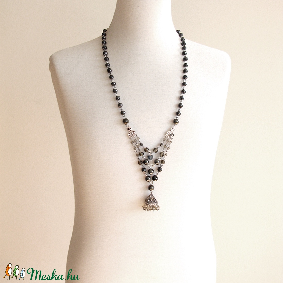 Jhumka stílusú fekete nyakék - ékszer - nyaklánc - párhuzamos nyaklánc - Meska.hu Jhumka stílusú fekete nyakék - ékszer - nyaklánc - párhuzamos nyaklánc - Meska.hu
