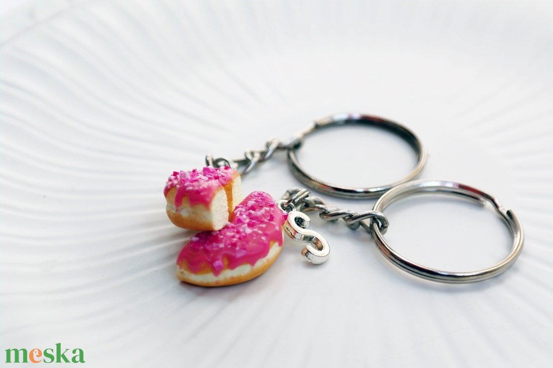 Epres fánk BFF (Best Friends forever) kulcstartó választható betükkel - táska & tok - kulcstartó & táskadísz - kulcstartó - Meska.hu