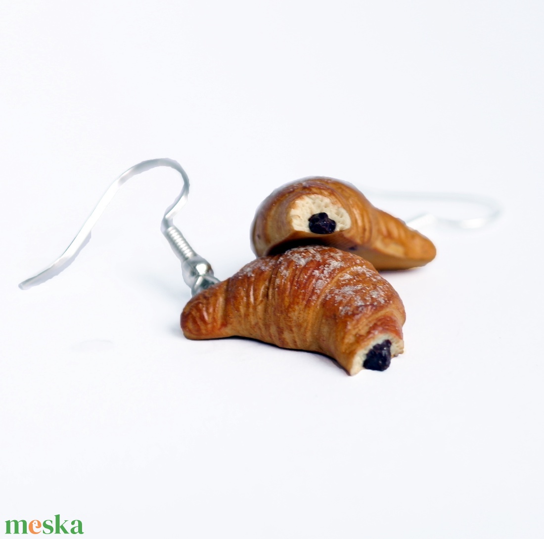 Csokis porcukros croissant fülbevaló - ékszer - fülbevaló - lógó fülbevaló - Meska.hu Csokis porcukros croissant fülbevaló - ékszer - fülbevaló - lógó fülbevaló - Meska.hu