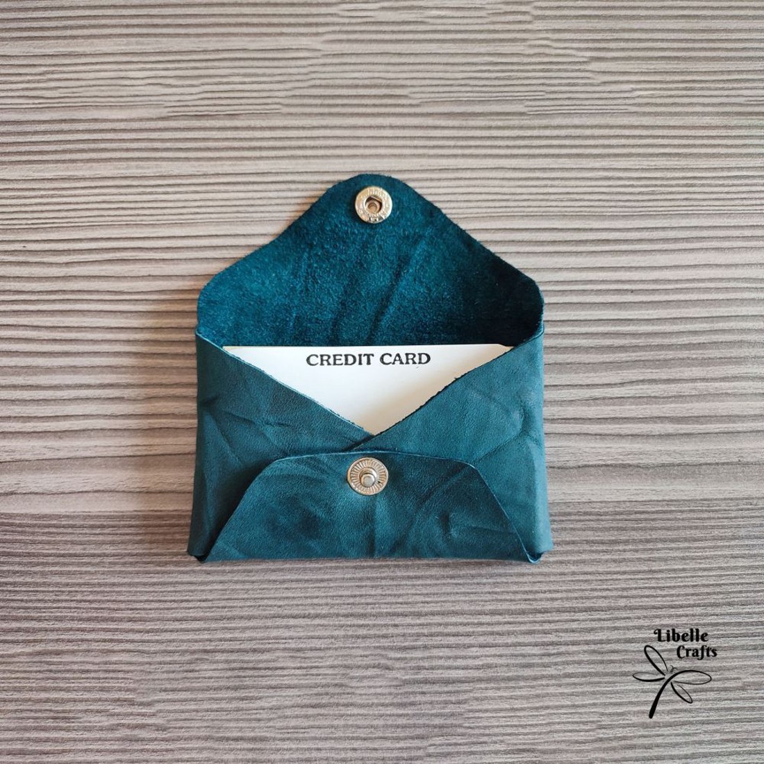 Gyűrt zöldes-kék egyfakkos kártyatartó - táska & tok - pénztárca & más tok - kártyatartó & irattartó - Meska.hu