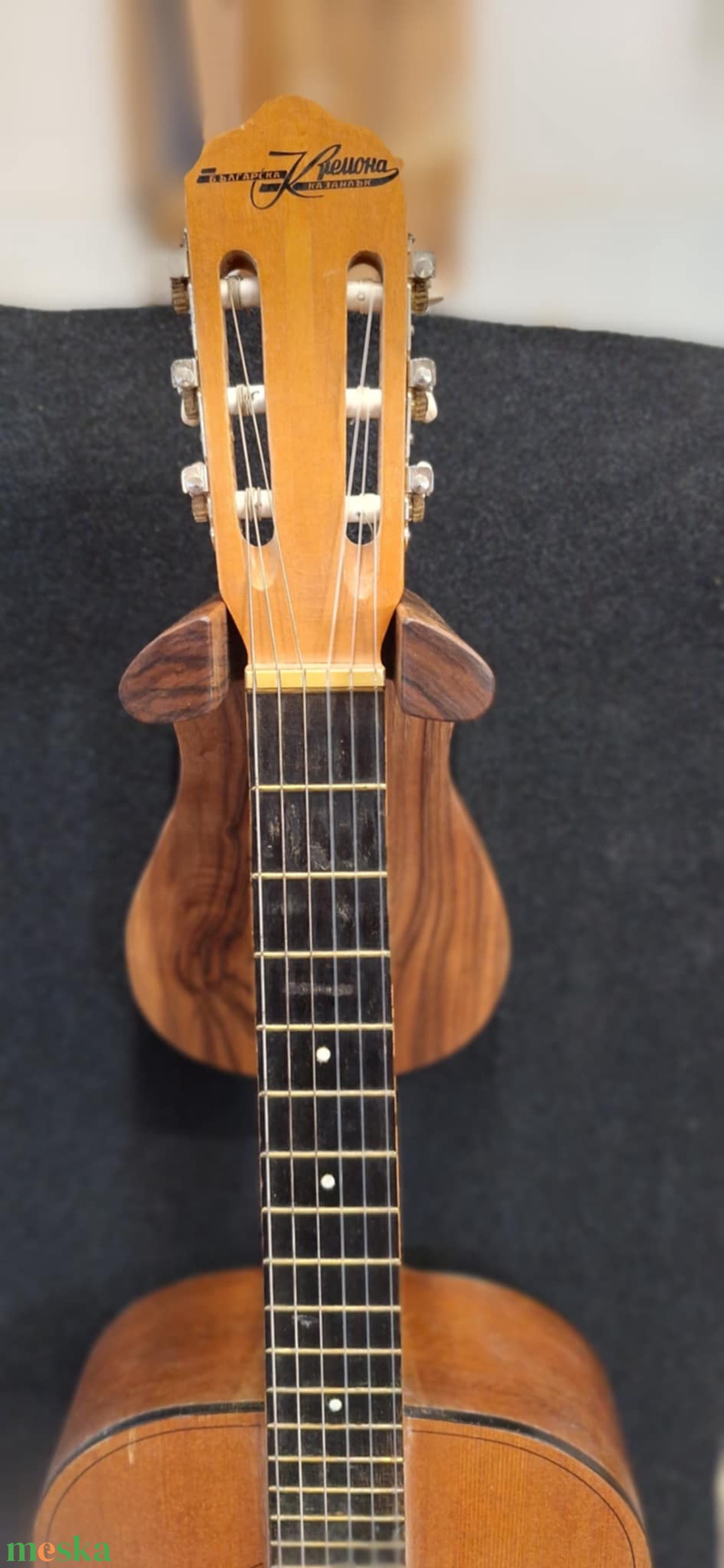 Dió fali gitártartó  - könyv & zene - hangszer & hangszertok - Meska.hu