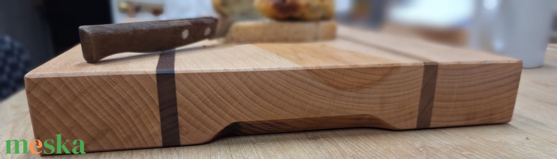 Bükk-diófa vágódeszka fogáskönnyítővel  - otthon & életmód - konyhafelszerelés, tálalás - sütés, főzés - vágódeszka - Meska.hu