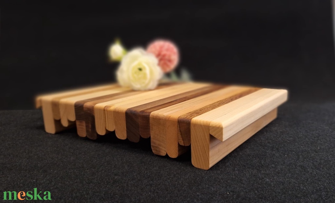 Sávos  vágódeszka  világos foganytúval (Közepes) - otthon & életmód - konyhafelszerelés, tálalás - sütés, főzés - vágódeszka - Meska.hu