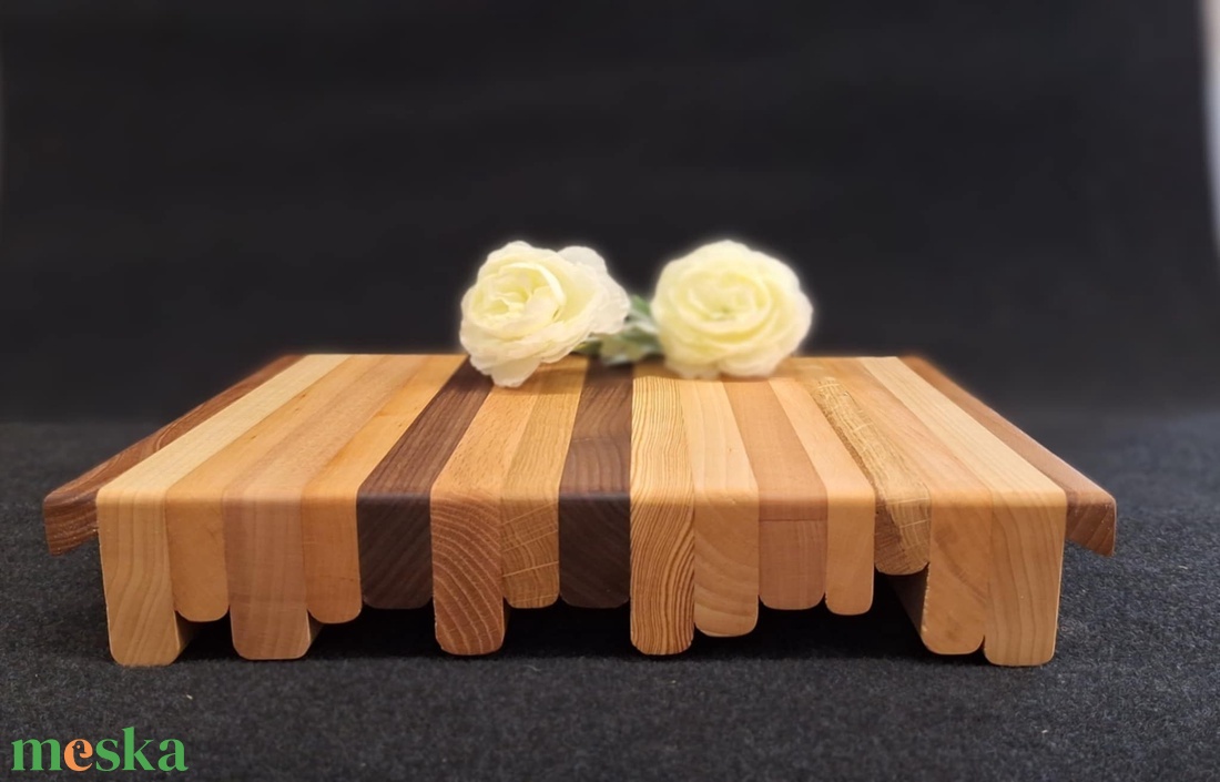 Sávos  vágódeszka  sötét foganytúval (Közepes) - otthon & életmód - konyhafelszerelés, tálalás - sütés, főzés - vágódeszka - Meska.hu