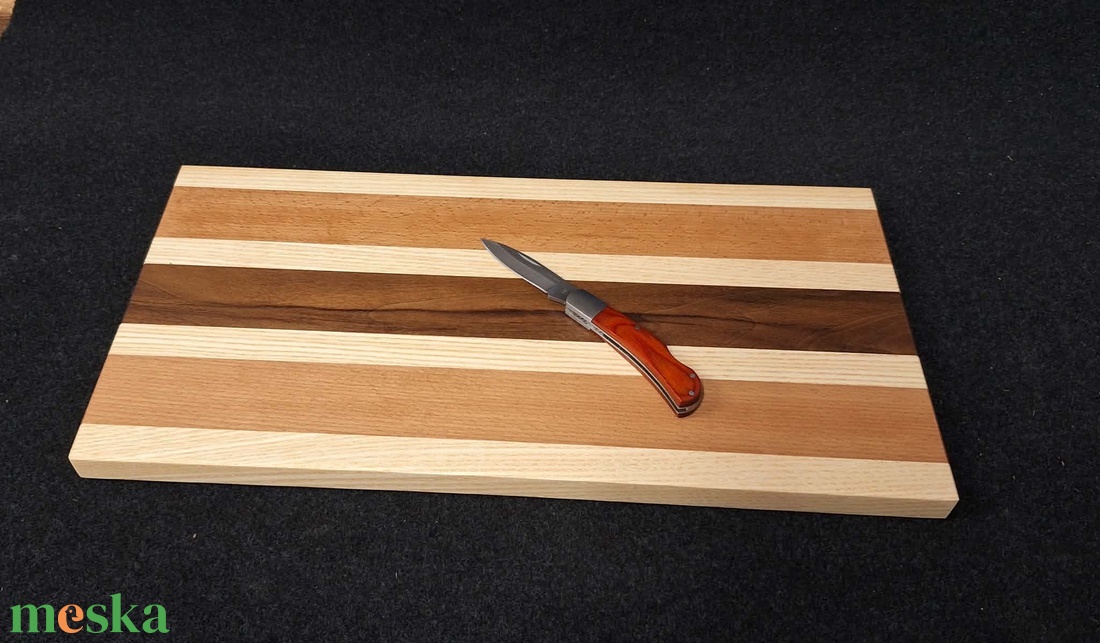 Zoltán vágódeszka fogáskönnyítővel - otthon & életmód - konyhafelszerelés, tálalás - sütés, főzés - vágódeszka - Meska.hu