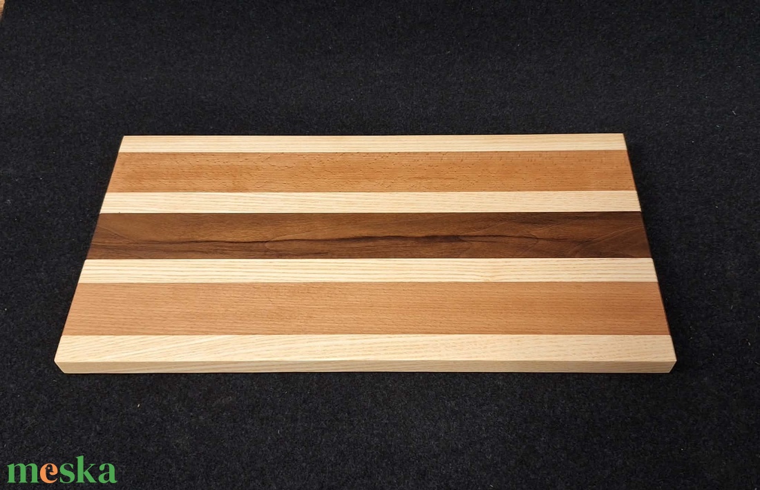 Zoltán vágódeszka fogáskönnyítővel - otthon & életmód - konyhafelszerelés, tálalás - sütés, főzés - vágódeszka - Meska.hu