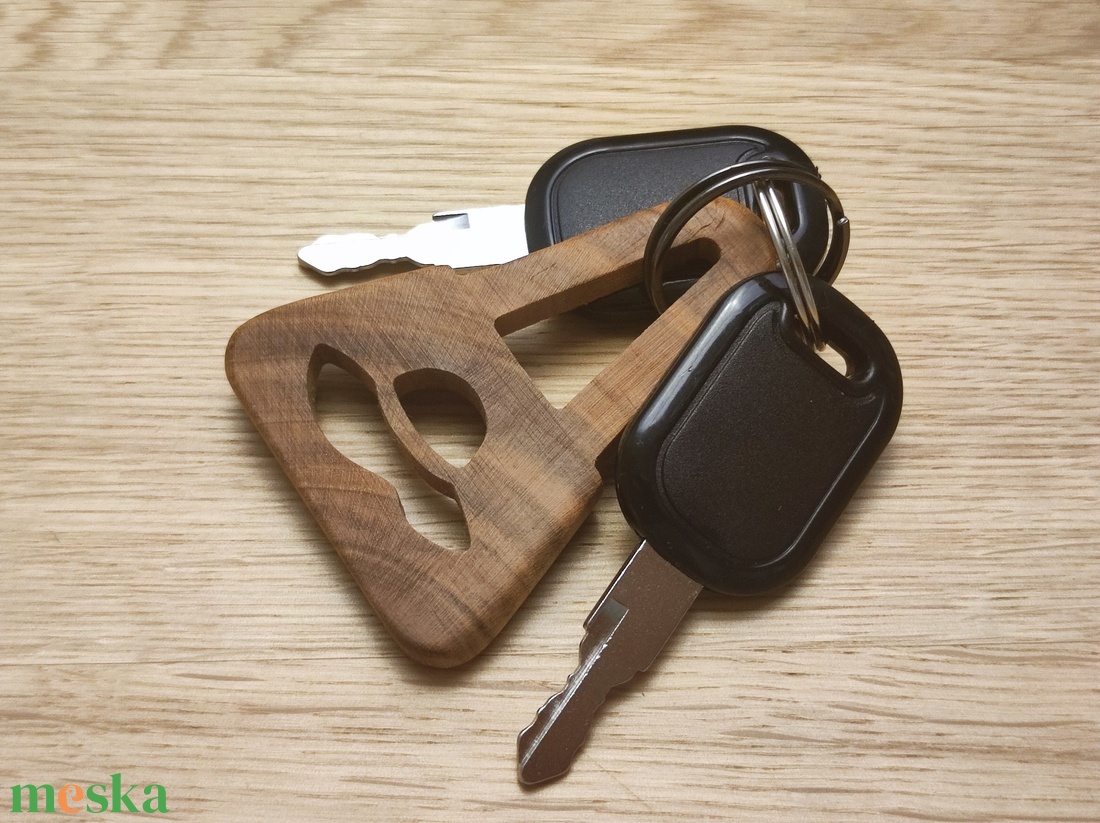 Icon � Diófa táskadísz és kulcstartó - táska & tok - kulcstartó & táskadísz - táskadísz - Meska.hu