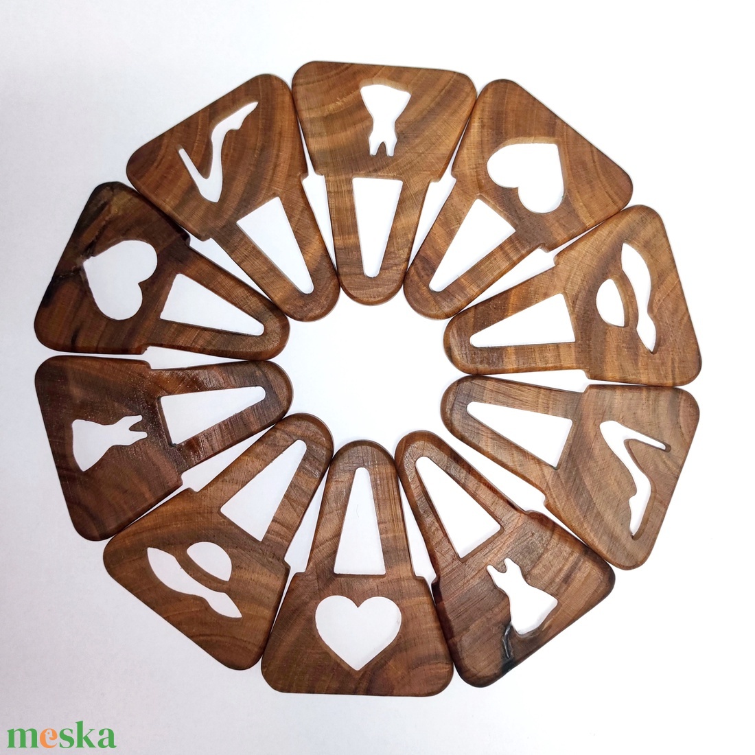 Icon � Diófa táskadísz és kulcstartó - táska & tok - kulcstartó & táskadísz - táskadísz - Meska.hu