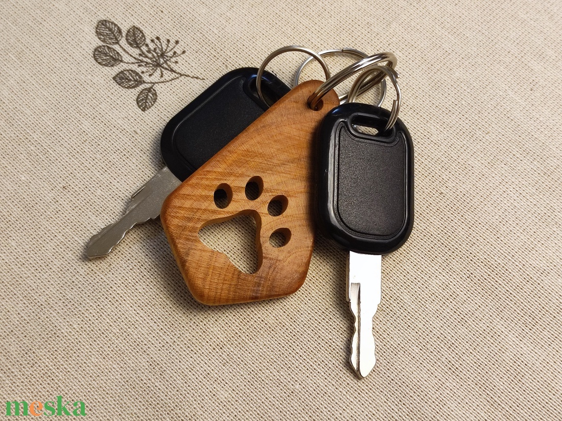 Mancs Kulcstartó Nemes Gyümölcsfából � Egyedi Ajándék Gazdiknak - táska & tok - kulcstartó & táskadísz - kulcstartó - Meska.hu