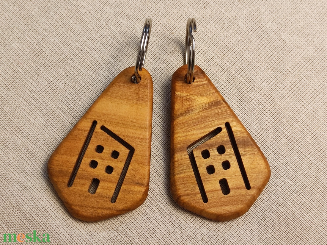 Városi Otthon Fa Kulcstartó � Prémium Gyümölcsfa Ajándék Panel vagy Társasházba Költözőknek - táska & tok - kulcstartó & táskadísz - kulcstartó - Meska.hu