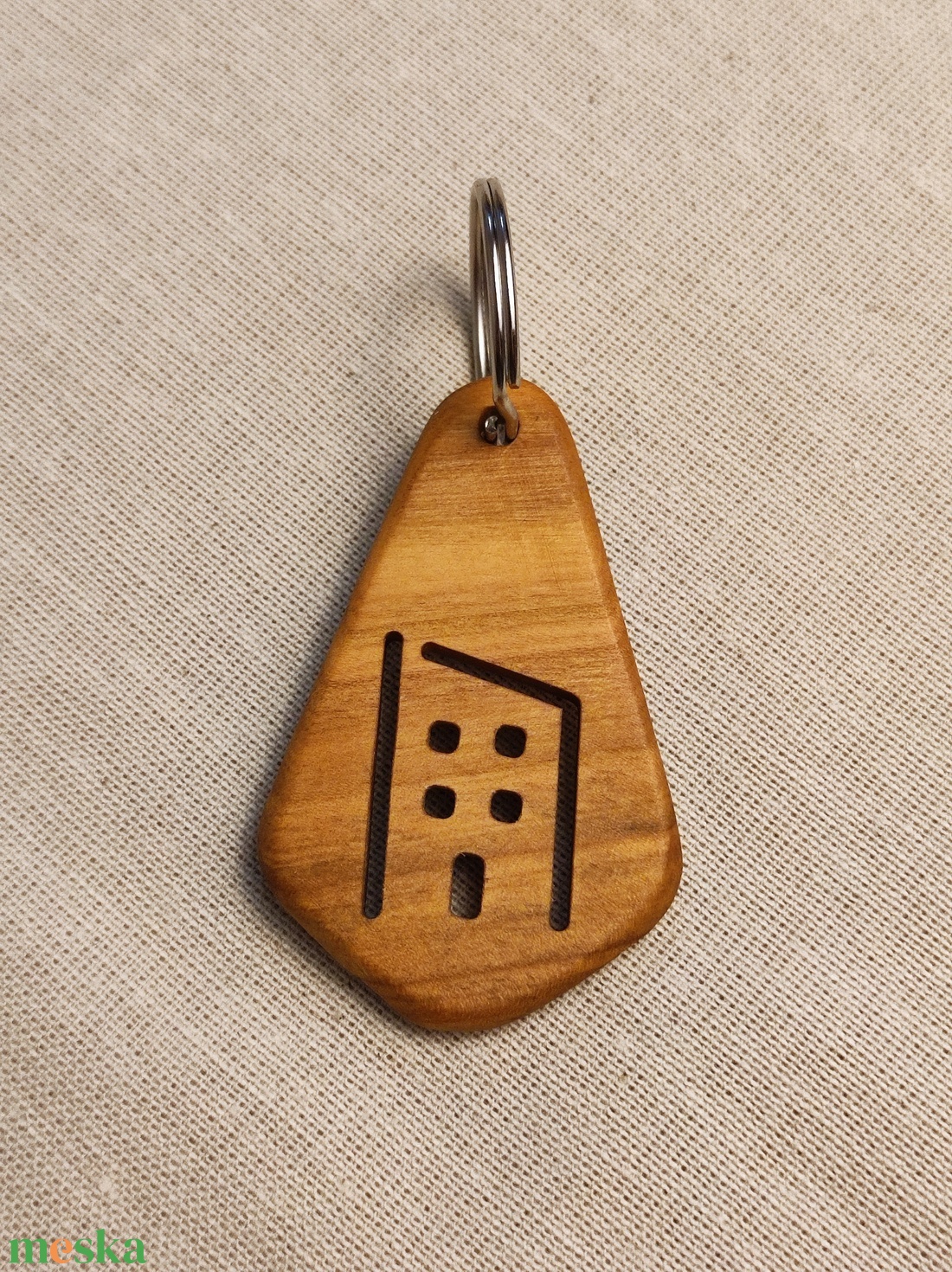 Városi Otthon Fa Kulcstartó � Prémium Gyümölcsfa Ajándék Panel vagy Társasházba Költözőknek - táska & tok - kulcstartó & táskadísz - kulcstartó - Meska.hu