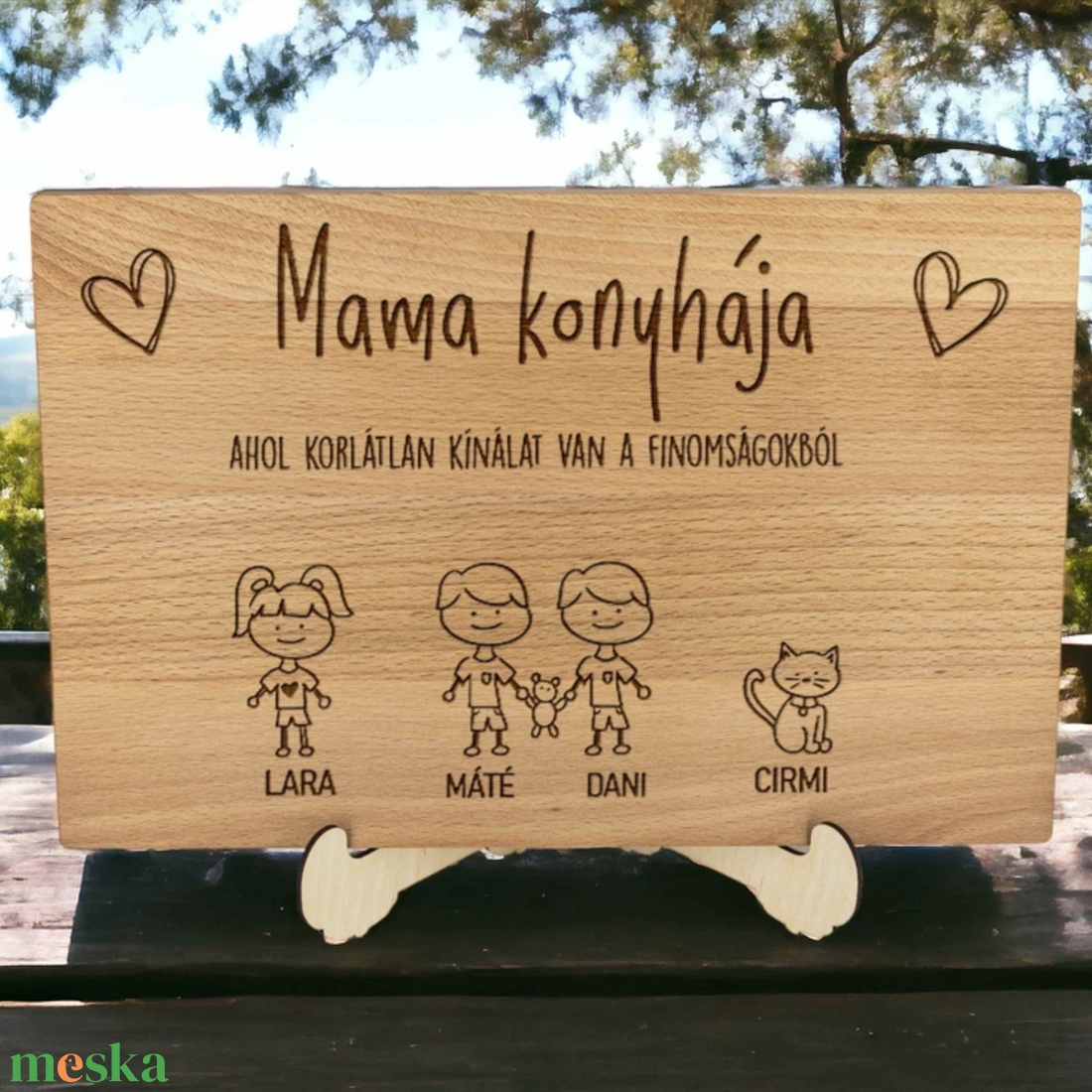 Családi ikonos vágódeszka a gyerekek/unokák neveivel - Egyedi gravírozott ajándék - otthon & életmód - konyhafelszerelés, tálalás - sütés, főzés - vágódeszka - Meska.hu