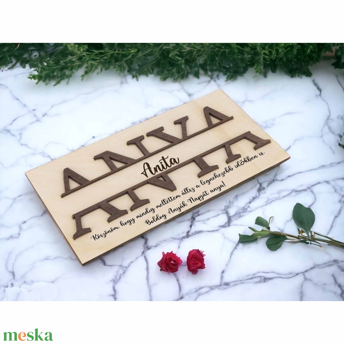 Személyre szabott 'Anya' feliratú tábla nevekkel - Egyedi gravírozott ajándék családtagok nevével, különleges al - otthon & életmód - dekoráció - asztal és polc dekoráció - asztaldísz - Meska.hu