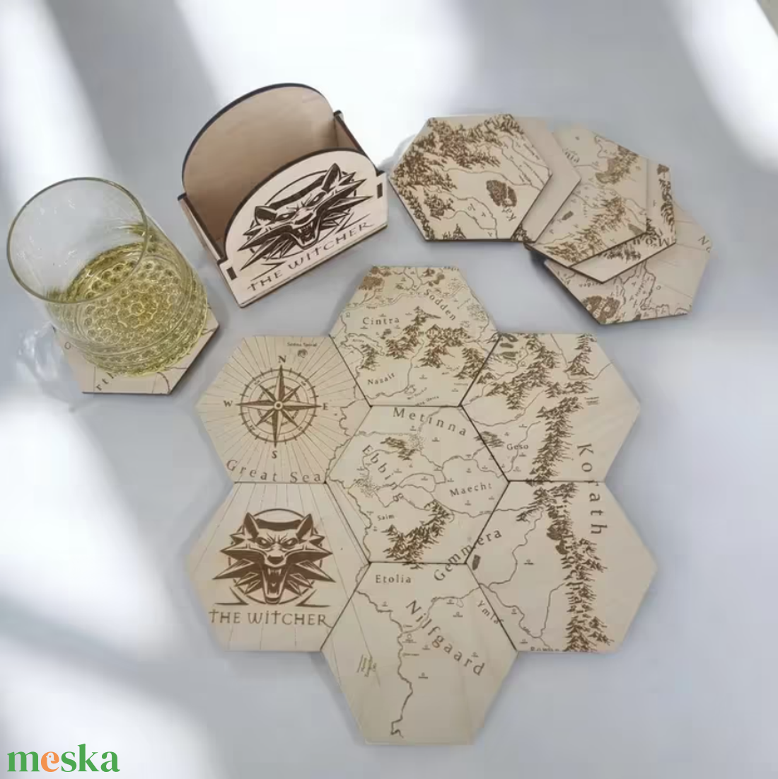 The Witcher - Vaják - Poháralátét készlet - térkép puzzle - 12 darabos szett - otthon & életmód - konyhafelszerelés, tálalás - tálalás - tányér- és poháralátét - Meska.hu