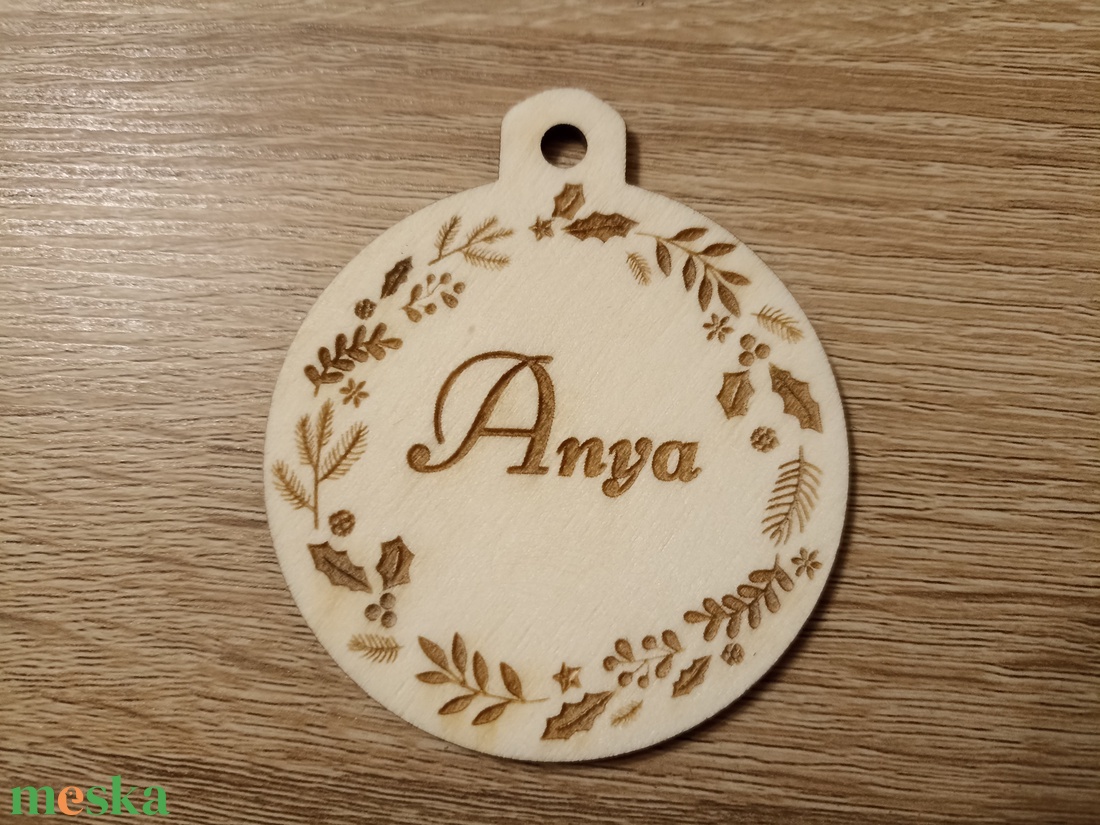 Gravírozott karácsonyfadísz vagy ajándékkísérő - karácsony - karácsonyi ajándékozás - karácsonyi ajándékcsomagolás - Meska.hu