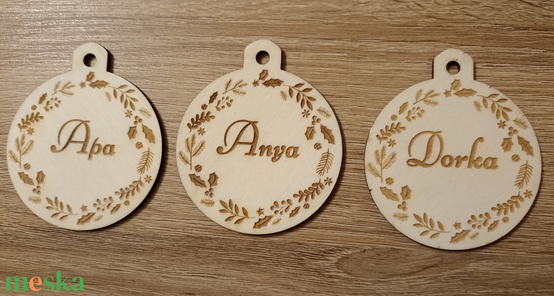 Gravírozott karácsonyfadísz vagy ajándékkísérő - karácsony - karácsonyi ajándékozás - karácsonyi ajándékcsomagolás - Meska.hu
