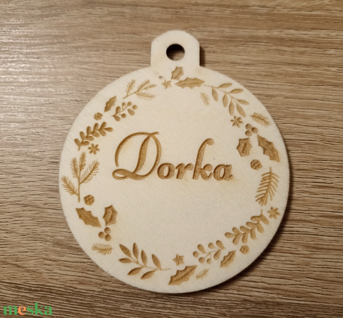 Gravírozott karácsonyfadísz vagy ajándékkísérő - karácsony - karácsonyi ajándékozás - karácsonyi ajándékcsomagolás - Meska.hu