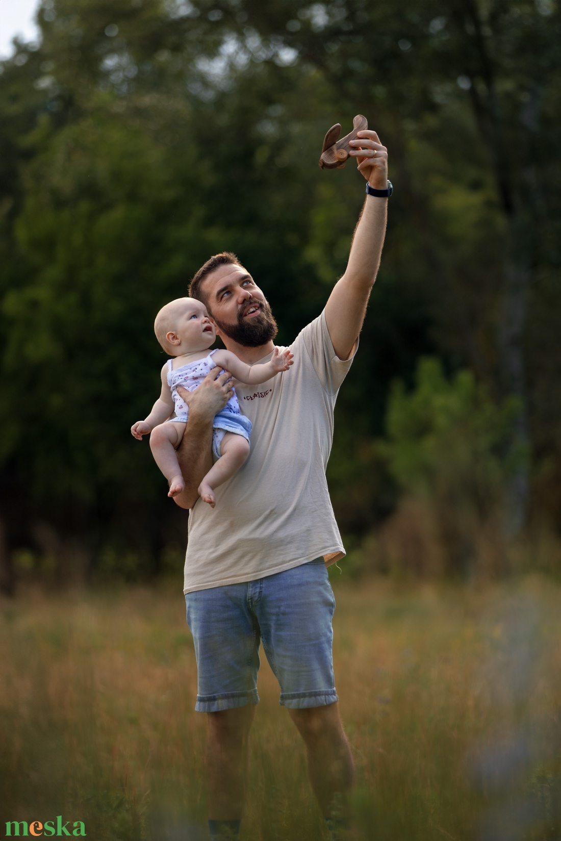 Robson finds fotózásra készített játékrepülő, kézbe való méret - művészet - fotográfia - portré - Meska.hu Robson finds fotózásra készített játékrepülő, kézbe való méret - művészet - fotográfia - portré - Meska.hu