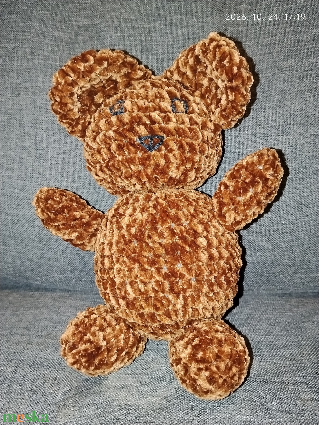 Kézzel horgolt maci csörgővel � 23 cm - baba - mama - baba játékok - csörgő - Meska.hu
