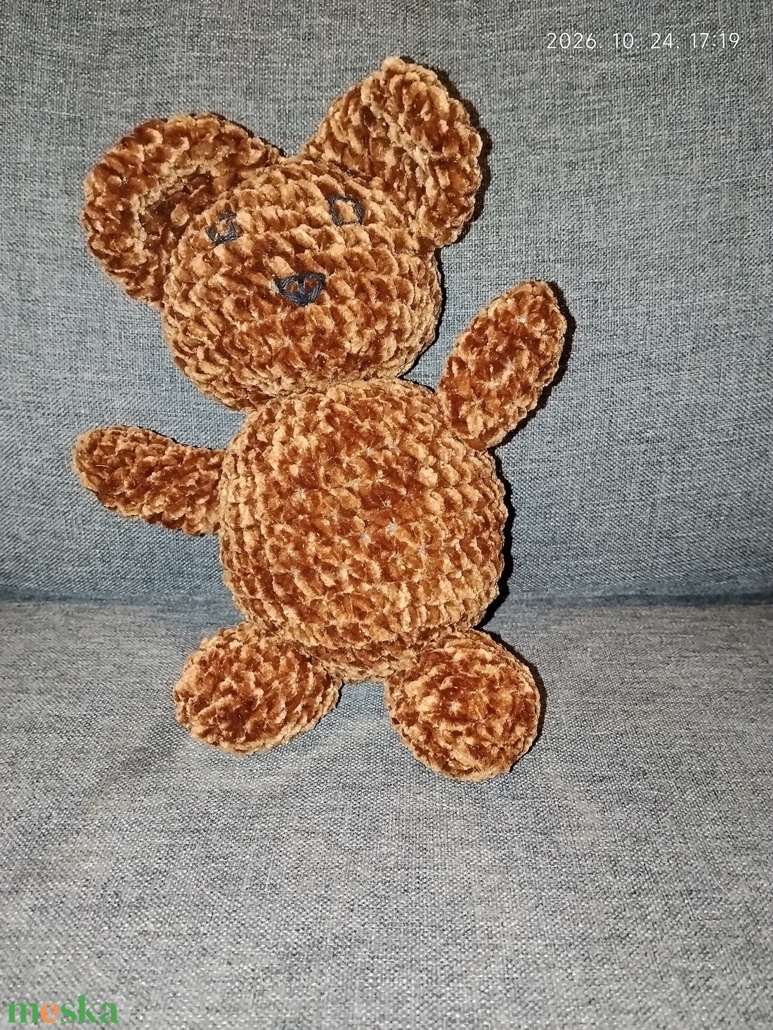 Kézzel horgolt maci csörgővel � 23 cm - baba - mama - baba játékok - csörgő - Meska.hu