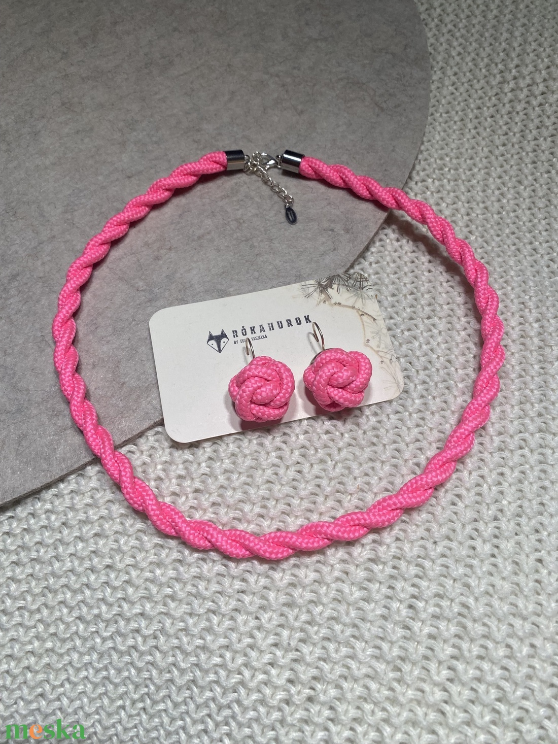 Sodrás nyaklánc és Szeder maxi bogyós fülbevaló zsinórékszer szett, kézzel csomózott, neonpink - ékszer - ékszerszett - Meska.hu