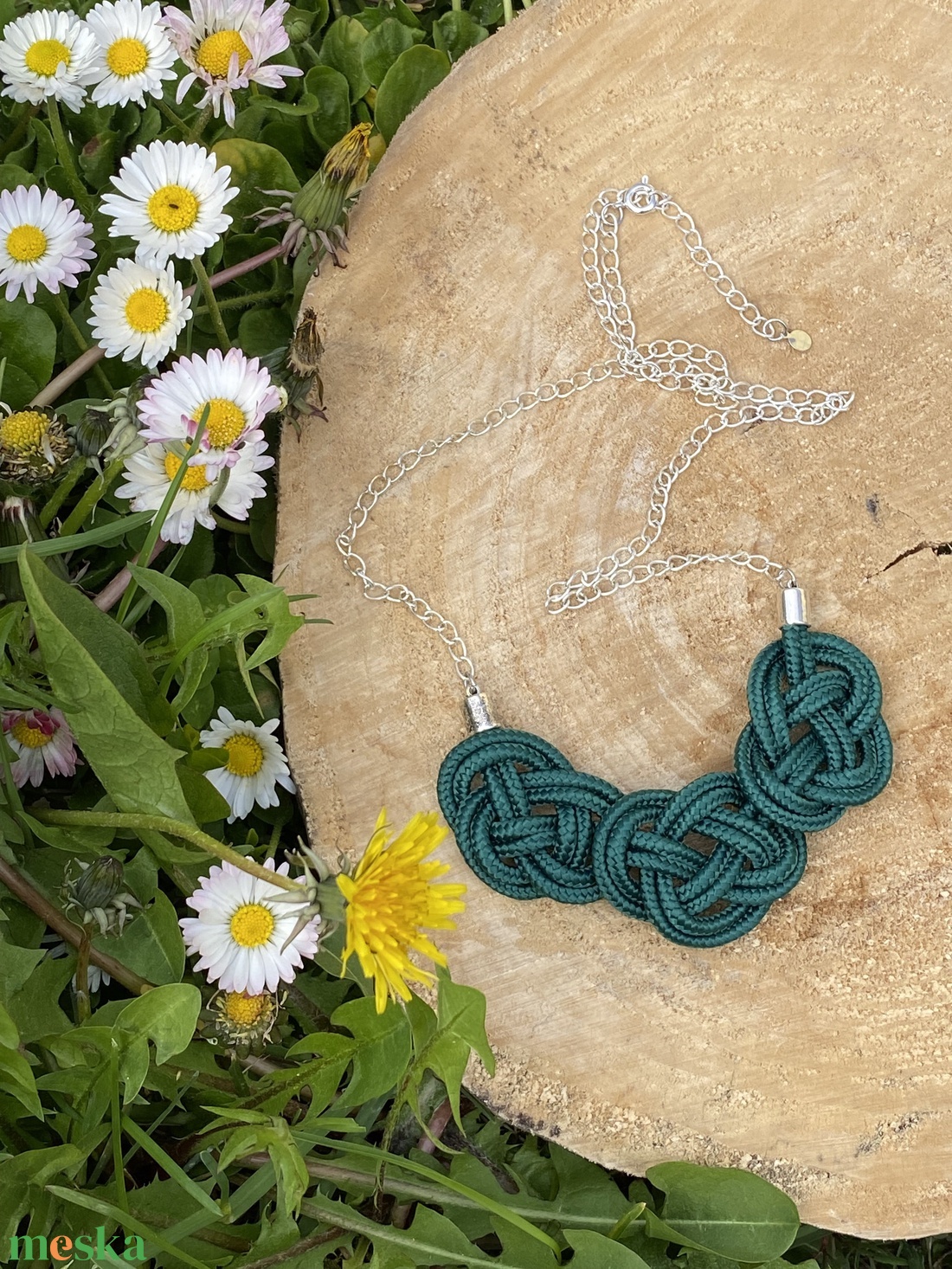 Virágos nyaklánc több színben - ékszer - nyaklánc - hosszú nyaklánc - Meska.hu