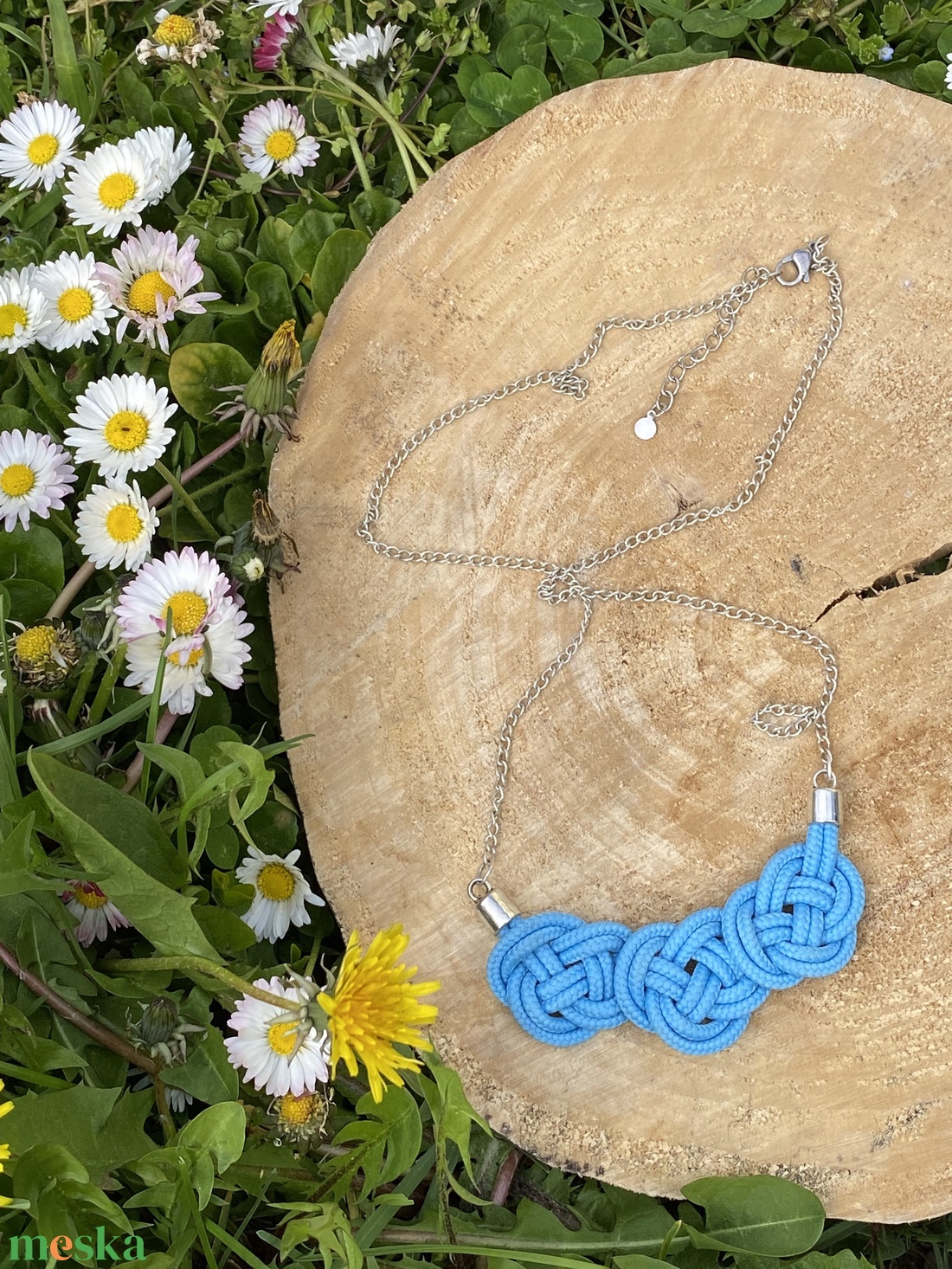 Virágos nyaklánc több színben - ékszer - nyaklánc - hosszú nyaklánc - Meska.hu