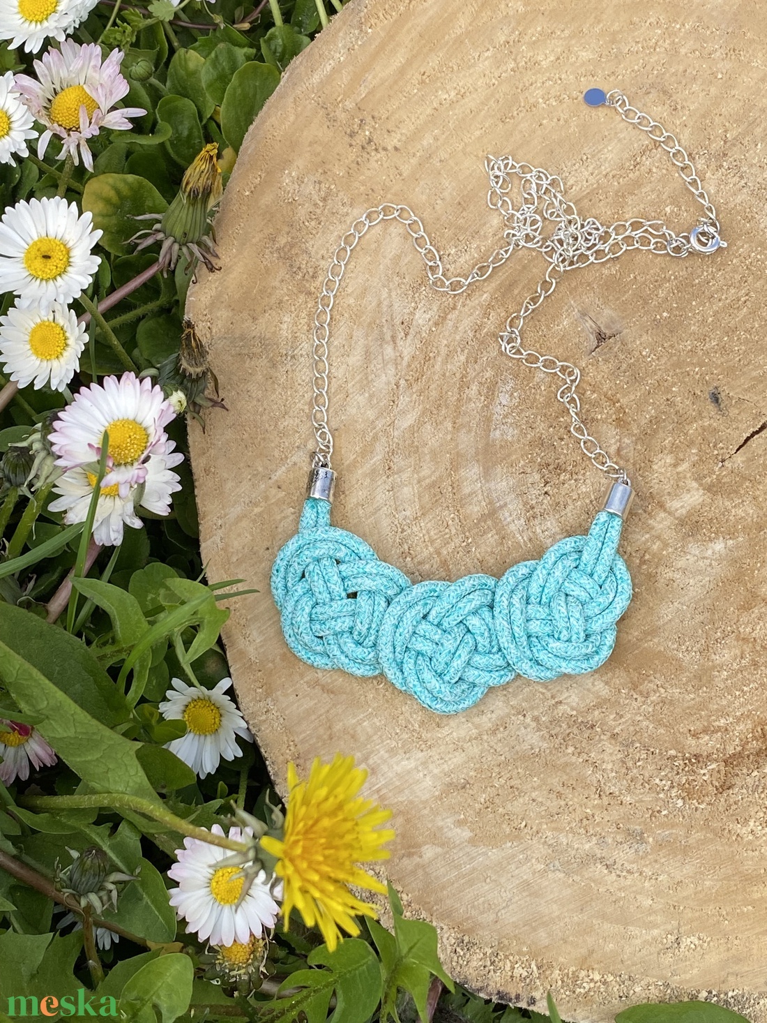 Virágos nyaklánc több színben - ékszer - nyaklánc - hosszú nyaklánc - Meska.hu