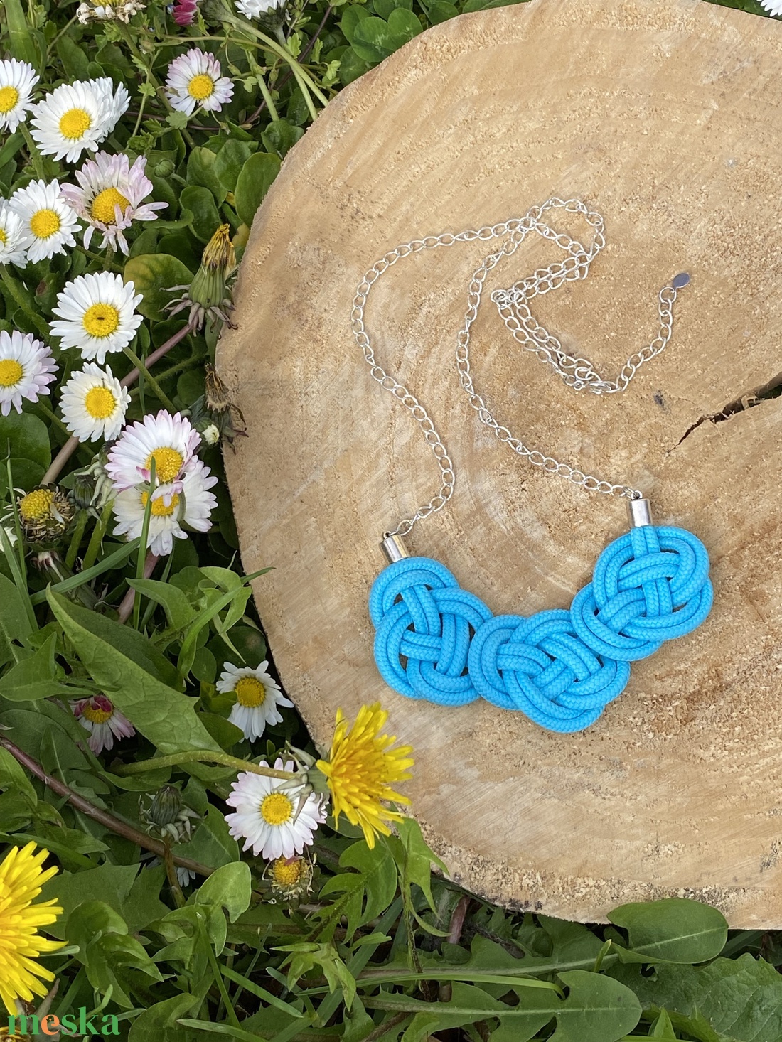 Virágos nyaklánc több színben - ékszer - nyaklánc - hosszú nyaklánc - Meska.hu