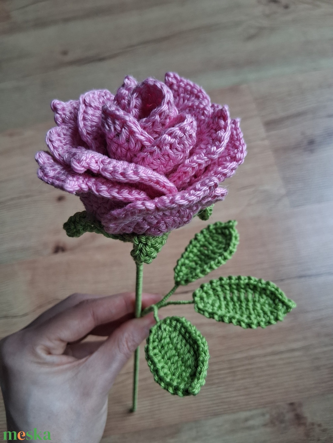 Horgolt rózsa - otthon & életmód - virágdekoráció - virágok - szálas virág - Meska.hu