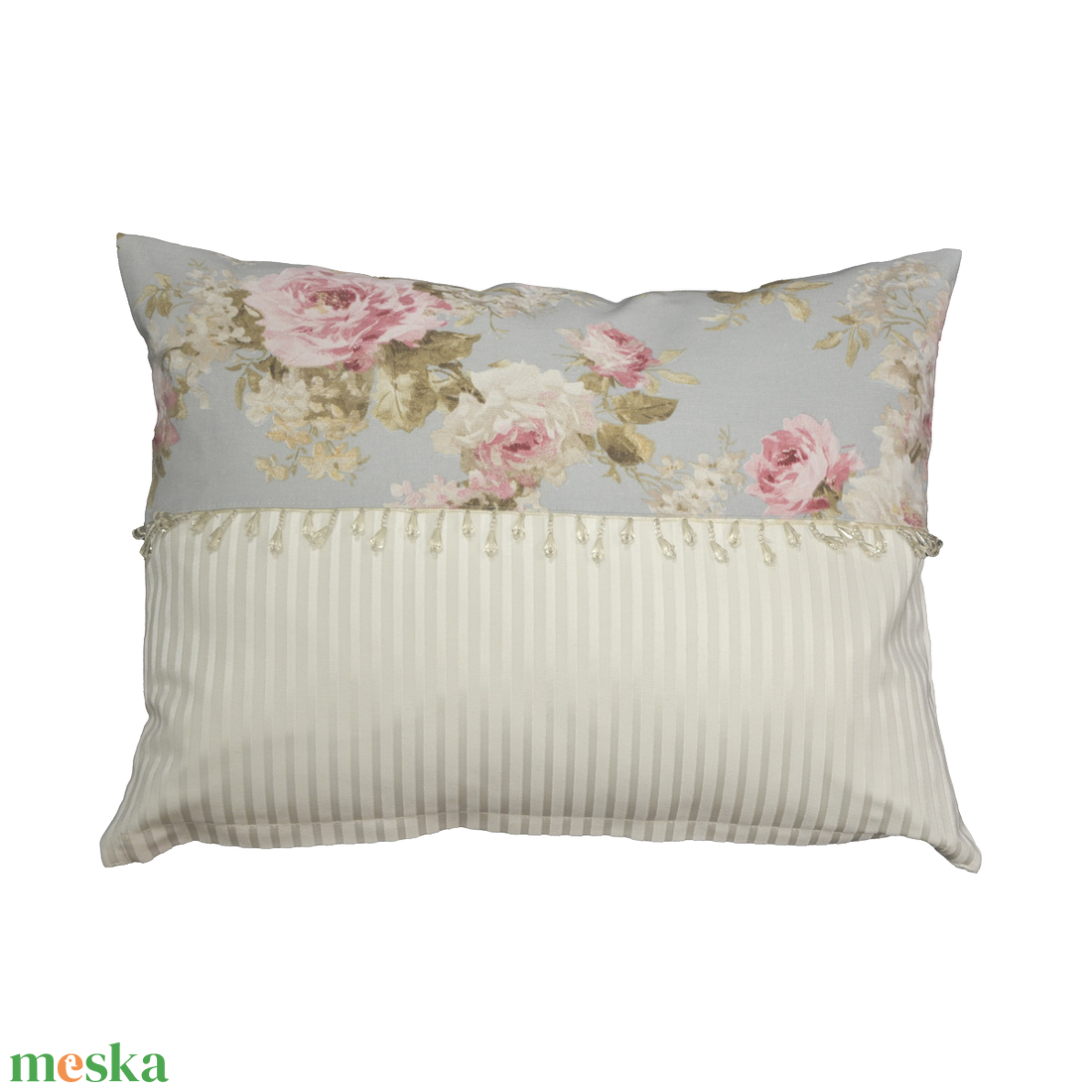 Rózsás vintage párnahuzat gyönggyel díszítve 40 x 50 cm-es - otthon & életmód - lakástextil - párna & párnahuzat - Meska.hu Rózsás vintage párnahuzat gyönggyel díszítve 40 x 50 cm-es - otthon & életmód - lakástextil - párna & párnahuzat - Meska.hu